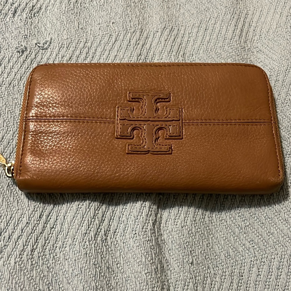 Tory Burch long zippy wallet